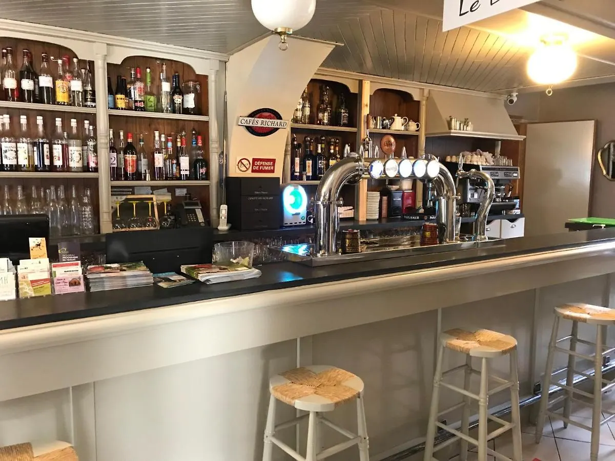 Logis Hotel-Restaurant Les Coudercous Saint-Chély-dʼAubrac فندق