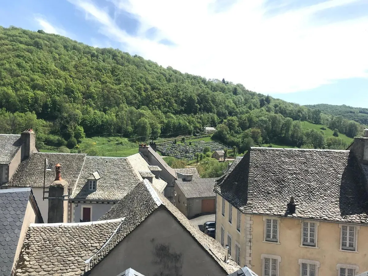 Logis Hotel-Restaurant Les Coudercous Saint-Chély-dʼAubrac 3*,  فرنسا