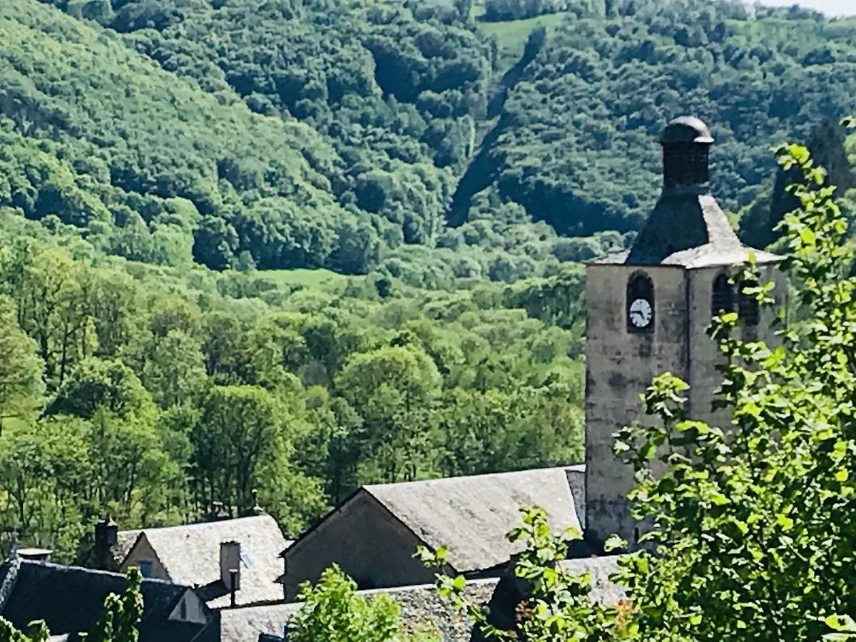 Logis Hotel-Restaurant Les Coudercous Saint-Chély-dʼAubrac